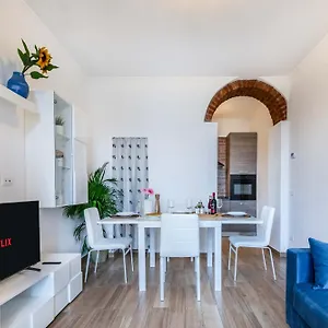 https://10-from-duomo-milano-strategic-place.italymilanhotels.net